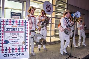 Organizzazione Oktober City per gli store City Moda